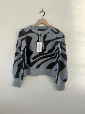 360 Cashmere Abstract Wave Crewneck Sweater in Gray & Black
